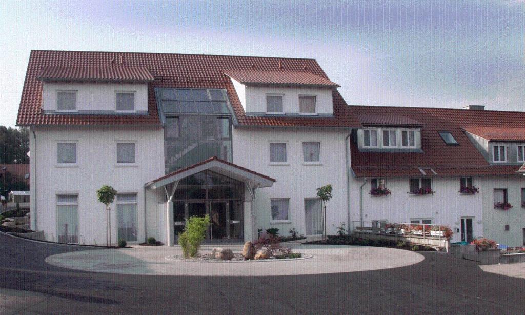 Hotel Gasthof Schuetzen Gbr Laupheim Exterior foto