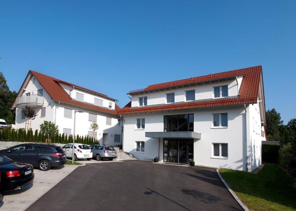 Hotel Gasthof Schuetzen Gbr Laupheim Exterior foto